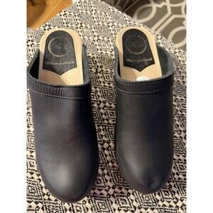No. 6 old school high heel Clogs Size 38. Black